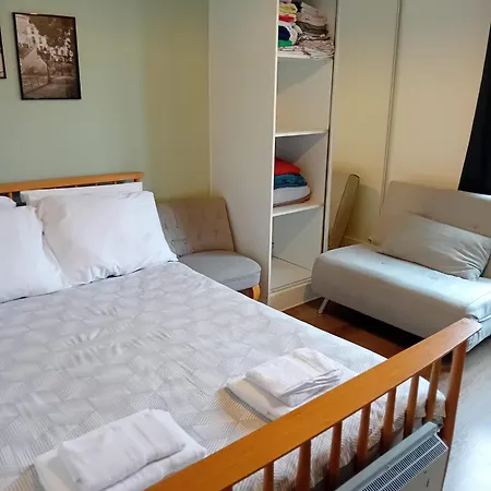 Apartment 10